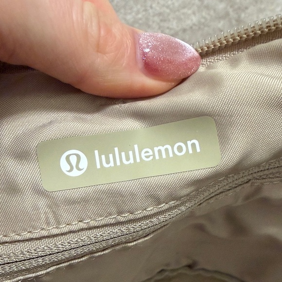 Lululemon Athletica Expandable Tan Tote Bag - Picture 6 of 11